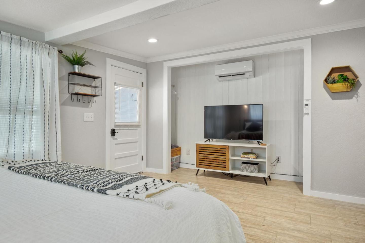 Downtown Studio 1 At Beer Ranch Project Inn Wimberley Buitenkant foto