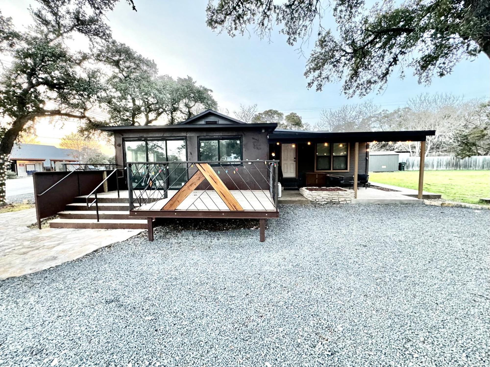 Downtown Studio 1 At Beer Ranch Project Inn Wimberley Buitenkant foto