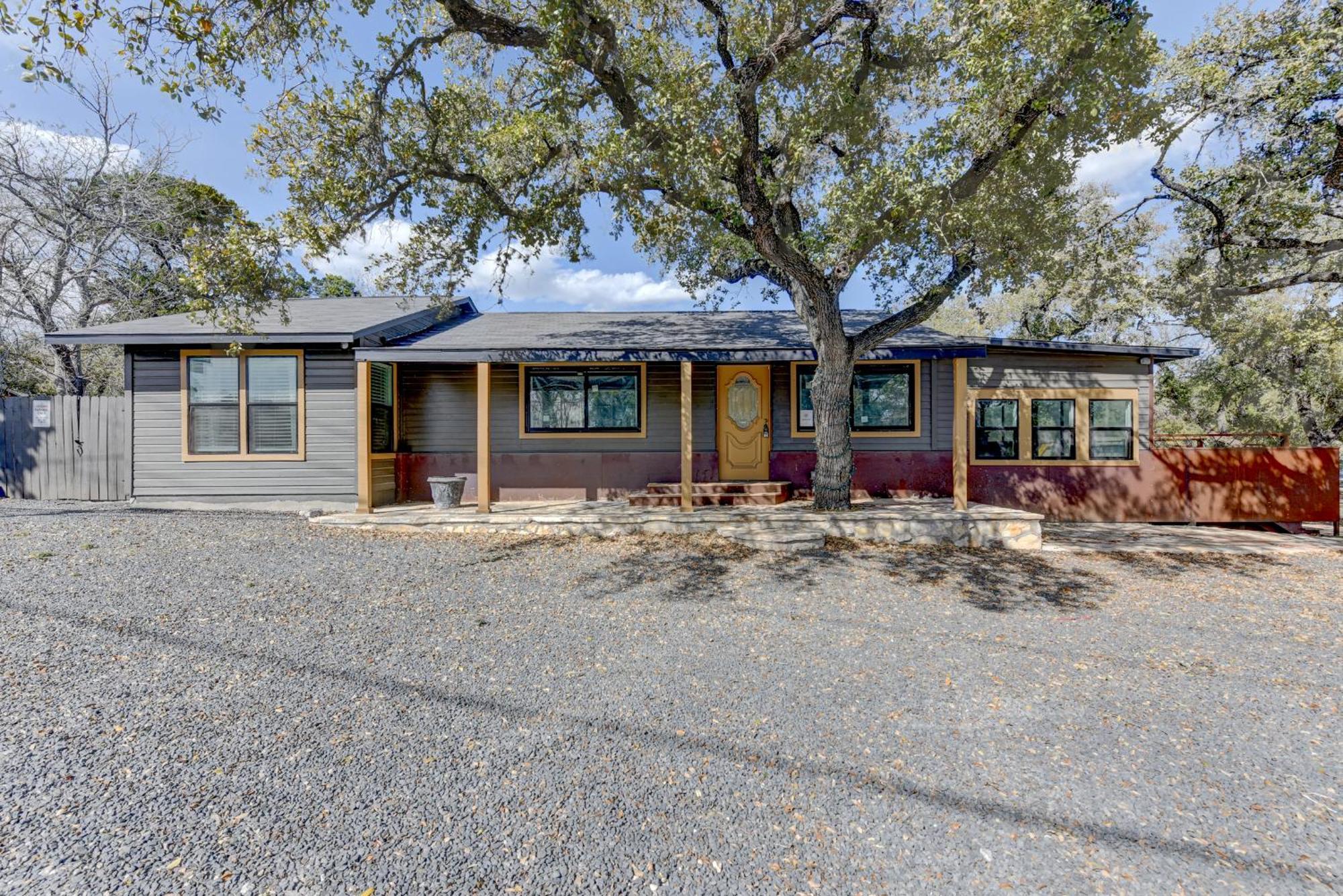 Downtown Studio 1 At Beer Ranch Project Inn Wimberley Buitenkant foto